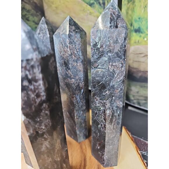 1ea Arfvedsonite Garnet Blue Flashes Crystal Point Tower Polished 1.5- 1.90lbs - Picture 5 of 12